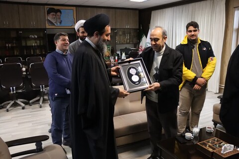 دیدار صدرایی های تبریز با مدیرکل تبلیغات اسلامی استان به مناسبت روز پدر