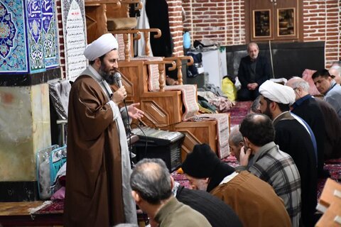 تصاویر/ حضور امام جمعه شهرستان خوی در جمع معتکفین