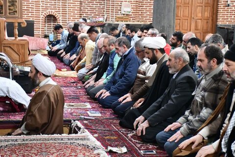 تصاویر/ حضور امام جمعه شهرستان خوی در جمع معتکفین