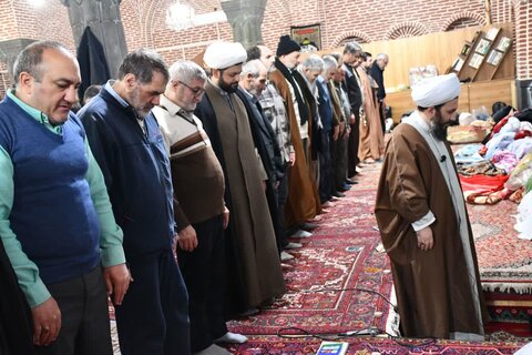 تصاویر/ حضور امام جمعه شهرستان خوی در جمع معتکفین