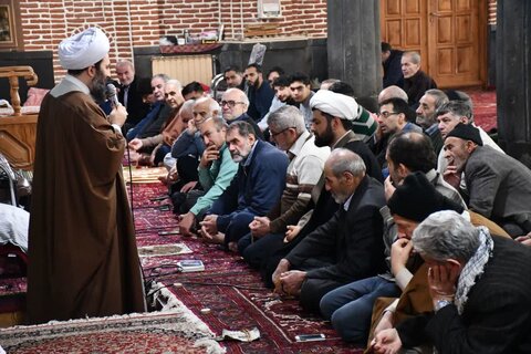 تصاویر/ حضور امام جمعه شهرستان خوی در جمع معتکفین