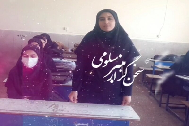 رجزخوانی دانشآموزان دبیرستانی شهرستان هرسین به مناسبت میلاد مولود کعبه+عکس