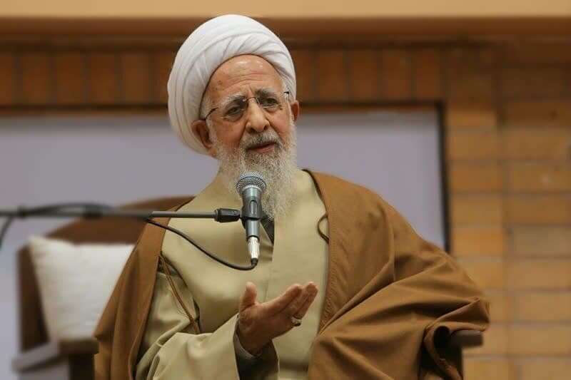 अल्लाह तअला एतेकाफ़ करने वालो को मायूस नही पलटताः आयतुल्लाहिल उज़्मा जवादी आमोली अल्लाह तअला एतेकाफ़ करने वालो को मायूस नही पलटताः आयतुल्लाहिल उज़्मा जवादी आमोली