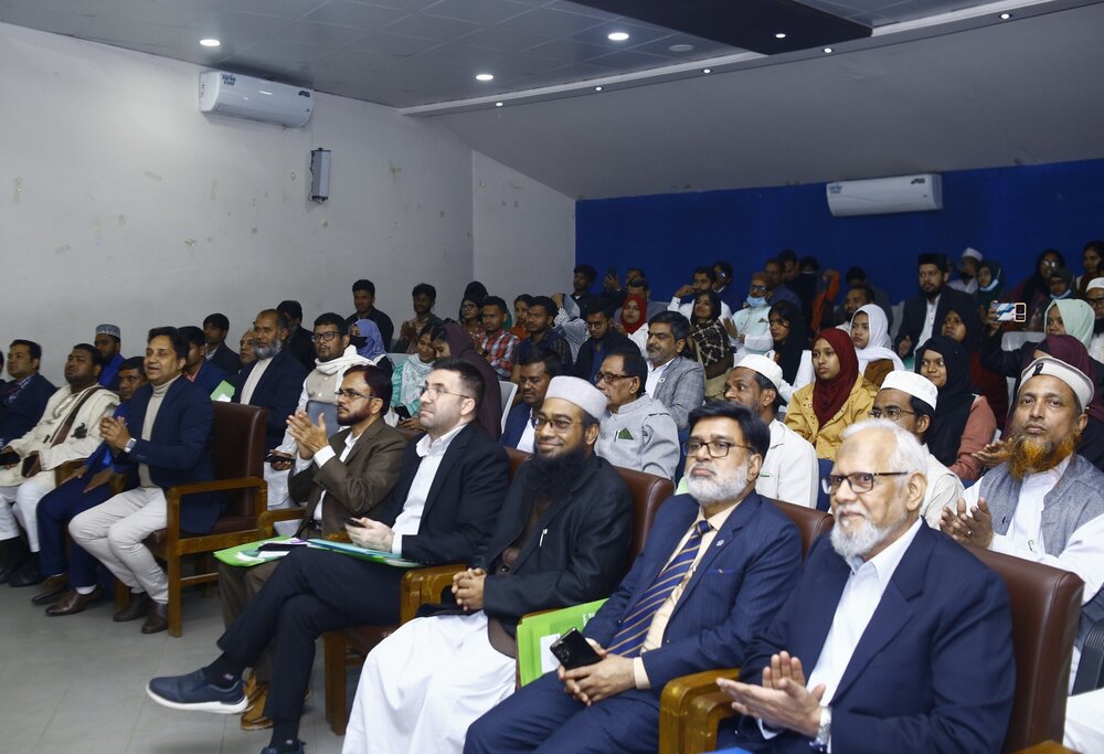 در اجلاس انجمن فارسی بنگلادش مطرح شد : ایران، نه فقط یک کشور بلکه یک تمدن است