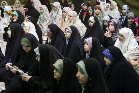 تصاویر / حضور نماینده ولی‌فقیه در استان قزوین  در جمع دانش‌آموزان معتکف مسجد موسی‌بن‌جعفر (ع) قزوین