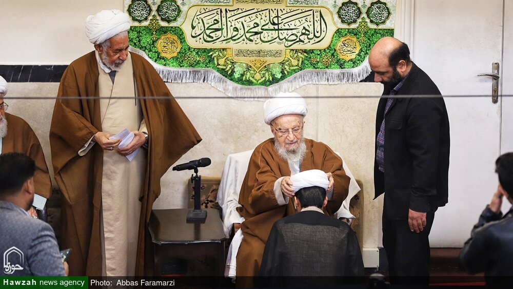 Grand Ayat. Makarem Shirazi praises Imam Ali