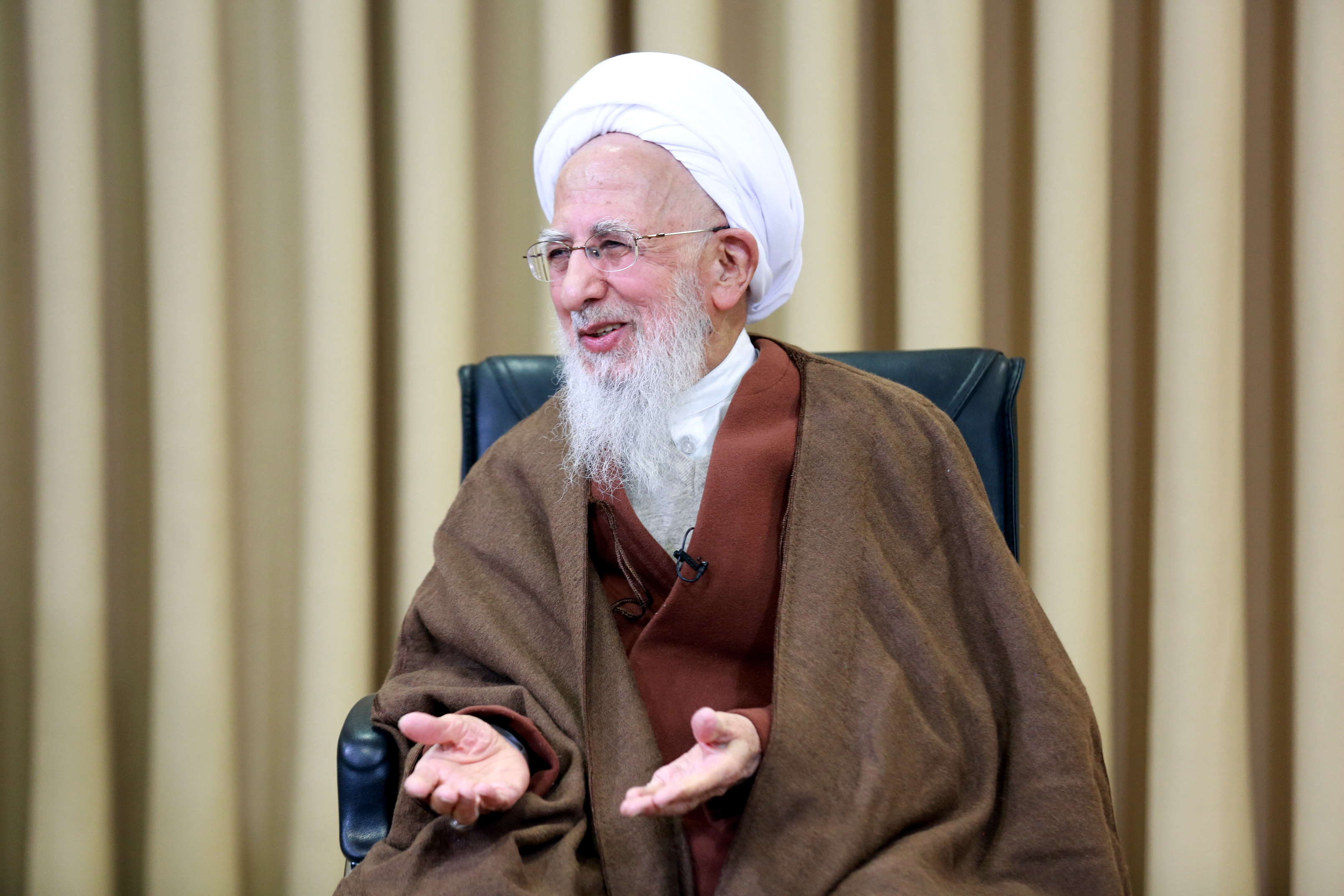 بیانیه انجمن اساتید انقلابی سطوح عالی حوزه در تقدیر ازآیت الله العظمی جوادی آملی