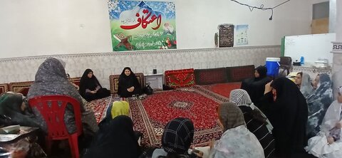 تصاویر/حضور مبلغین موسسه آموزش عالی ریحانة الرسول ساوه در بین معتکفین