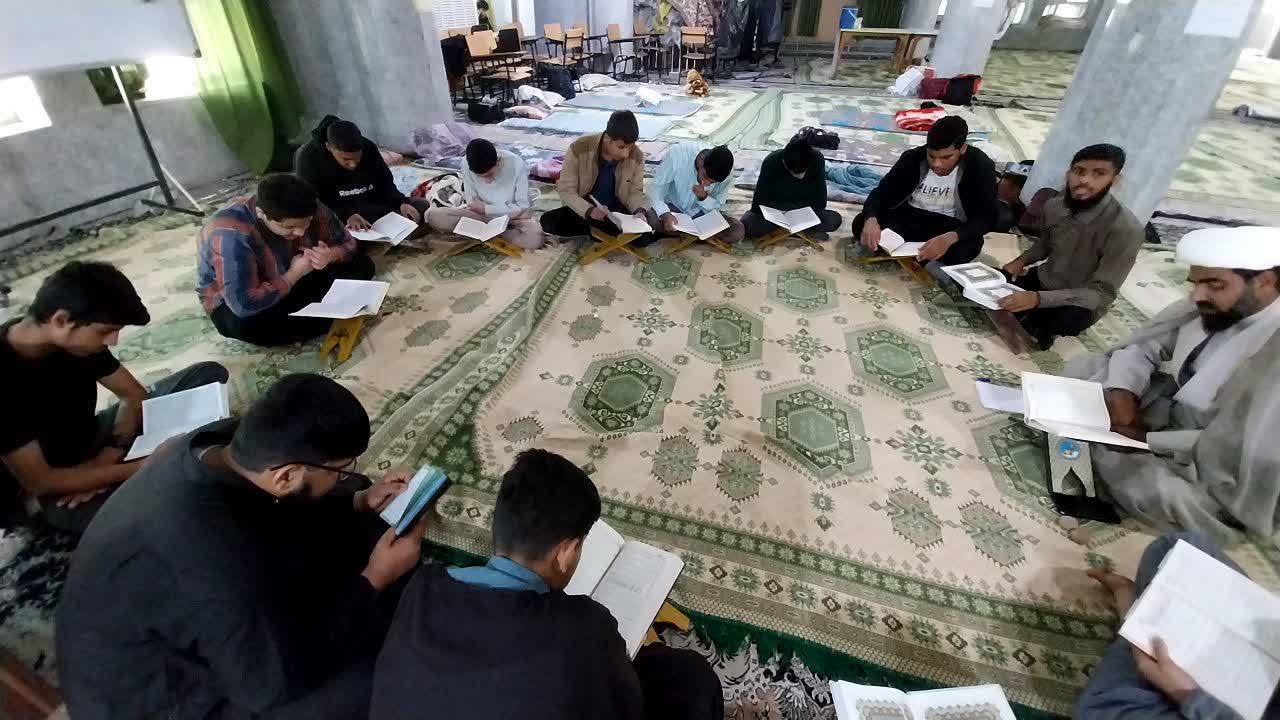 طلاب ولی عصر(عج) بندرعباس جلوهای ناب از عشق به خداوند را به نمایش گذاشتند