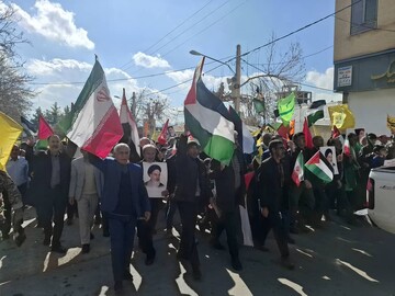 فیلم| تجمع نمازگزاران اصفهانی به شکرانه پیروزی جبهه مقاومت و شکست رژیم صهیونسیتی