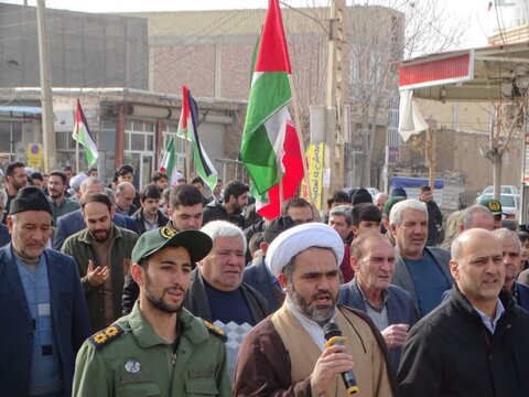 تصاویر/ راهپیمایی جمعه نصر و پیروزی در چهاربرج