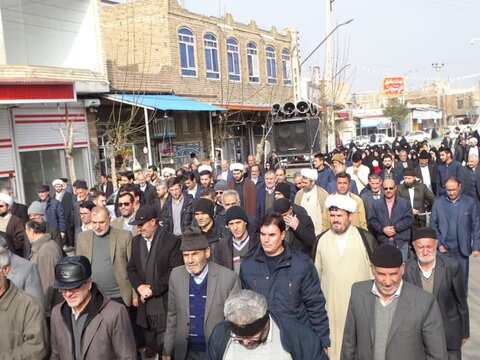 تصاویر/ راهپیمایی جمعه نصر و پیروزی در چهاربرج