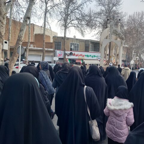 تصاویر/راهپیمایی جشن پیروزی و همبستگی با مردم مقتدر غزه در محلات