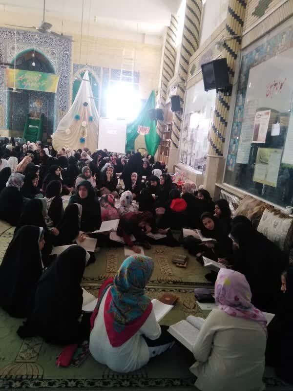 برگزاری متفاوت آیین اعتکاف بانوان در مهریز با محوریت هویتیابی و تعامل موثر