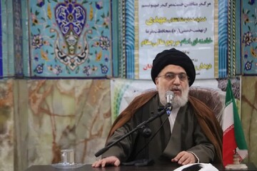 رسالت امروز حوزه‌های علمیه، نگه داشتن مردم در صحنه است