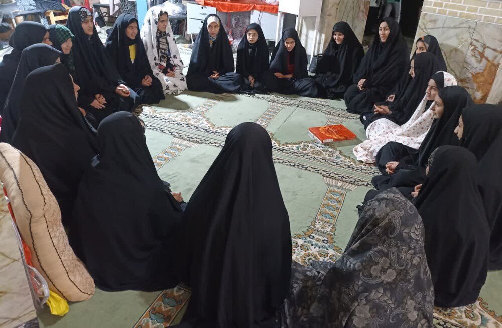 نقش محوری مبلغان حوزه علمیه خواهران در برگزاری اعتکاف دانشآموزی یزد