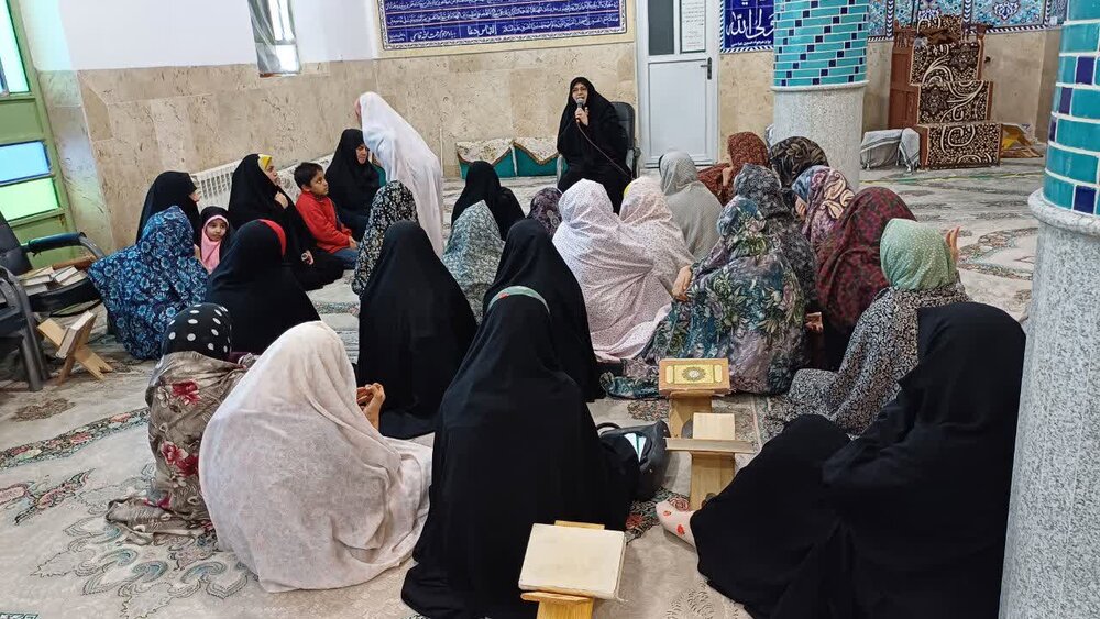 نقش محوری مبلغان حوزه علمیه خواهران در برگزاری اعتکاف دانشآموزی یزد