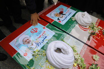 فیلم | لحظاتی از تشییع دو قاضی شهید در قم