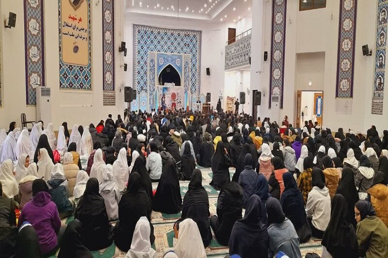 ششمین اجلاس سراسری نماز ویژه دانشآموزان در سرپل ذهاب برگزار شد+ عکس