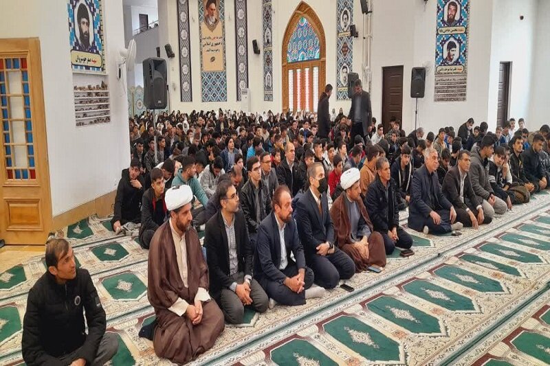 ششمین اجلاس سراسری نماز ویژه دانشآموزان در سرپل ذهاب برگزار شد+ عکس