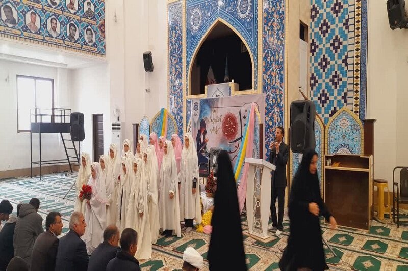 ششمین اجلاس سراسری نماز ویژه دانشآموزان در سرپل ذهاب برگزار شد+ عکس