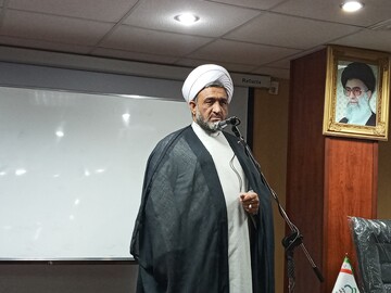 نقش مردم و روحانیت در تداوم انقلاب دو رکن جدانشدنی است