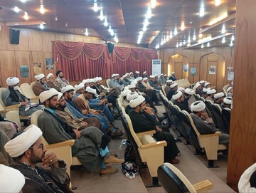 حسن خلق و محبت ورزیدن شاخصه بارز طلاب و مبلغین باشد