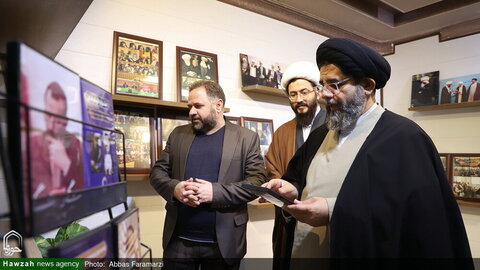 Photos/Visite du directeur du centre de conseil islamique Samah de l'agence de presse Hawzah