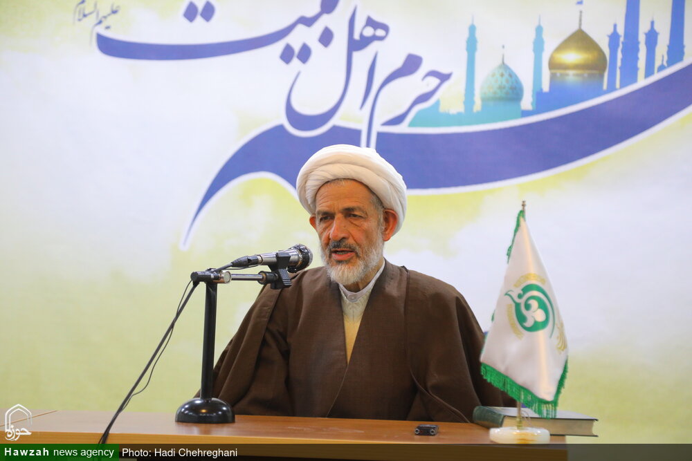 رونمایی از کتاب 'کلام اسلامی"/ تأکید بر اخلاص در عمل و مسئولیت سنگین علمای دین در مقابله با شبهات