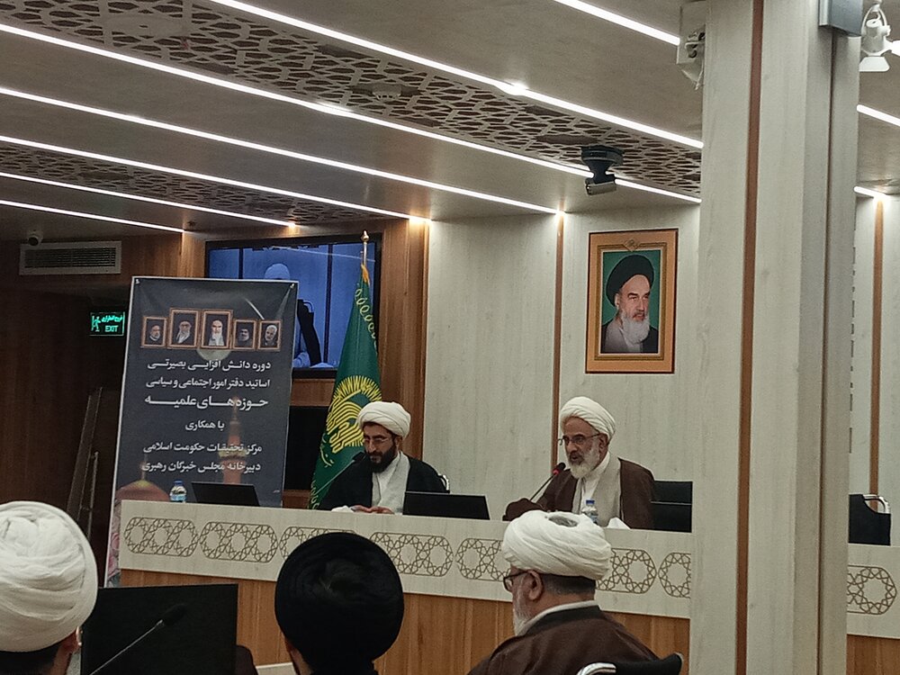 حوزههای علمیه در تبیین و تقویت گفتمان مقاومت نقش اساسی دارند