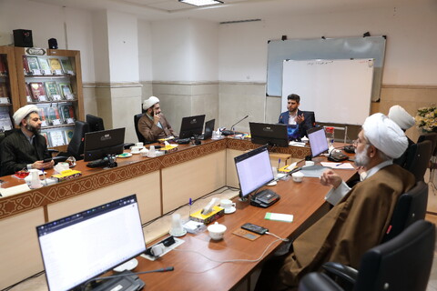 تصاویر/ کارگاه دانش افزایی و مهارت افزایی اساتید راهنما، مشاور و داور پایان نامه های حوزه های علمیه