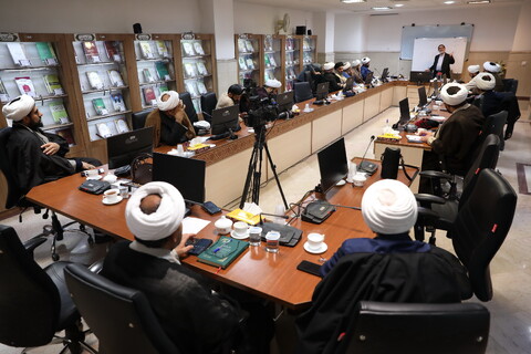 تصاویر/ کارگاه دانش افزایی و مهارت افزایی اساتید راهنما، مشاور و داور پایان نامه های حوزه های علمیه