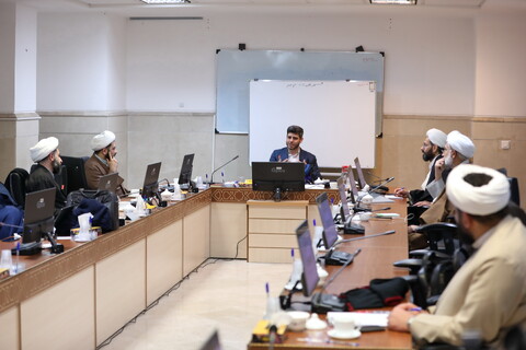 تصاویر/ کارگاه دانش افزایی و مهارت افزایی اساتید راهنما، مشاور و داور پایان نامه های حوزه های علمیه