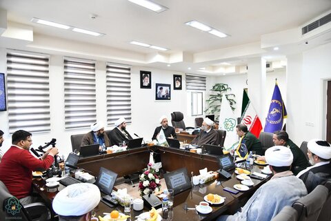 مراسم امضای تفاهمنامه همکاری مشترک بین حوزه علمیه خراسان، سازمان بسیج سازندگی و سازمان بسیج طلاب و روحانیون کشور، در محل مرکز مدیریت این حوزه برگزار شد.