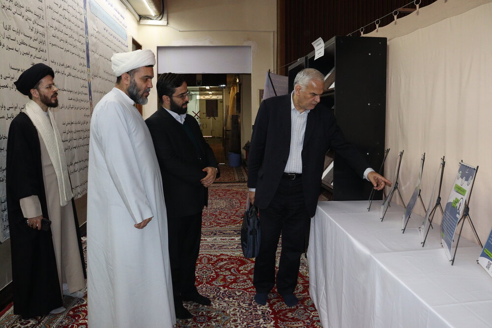 بازدید دبیر ستاد راهبری فناوریهای هوشمند حوزههای علمیه از موسسه مطالعات راهبردی علوم و معارف اسلام