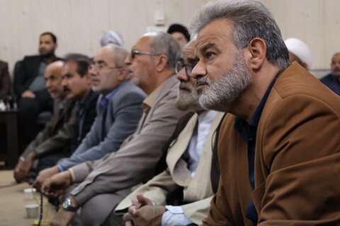 دیدار دست اندرکاران شورای حل اختلاف وجهای عشایر عرب استان با آیت الله موسوی جزایری