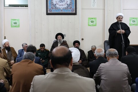 دیدار دست اندرکاران شورای حل اختلاف وجهای عشایر عرب استان با آیت الله موسوی جزایری