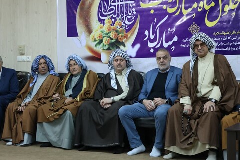 دیدار دست اندرکاران شورای حل اختلاف وجهای عشایر عرب استان با آیت الله موسوی جزایری