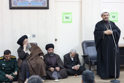 دیدار دست اندرکاران شورای حل اختلاف وجهای عشایر عرب استان با آیت الله موسوی جزایری