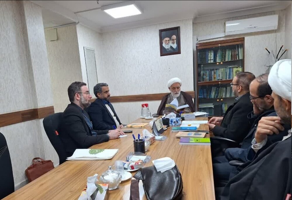 معرفی آثار عالمان گذشته برای شناخت جامعه ضروری است معرفی آثار عالمان گذشته برای شناخت جامعه ضروری است