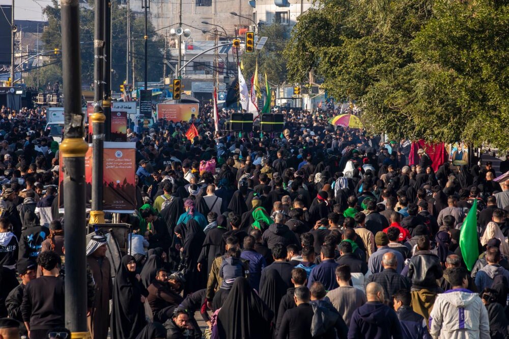 حرکت گسترده زائران عزادار به سوی کاظمین + تصاویر