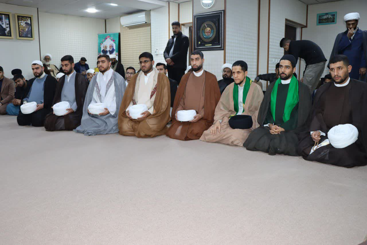 مراسم عمامهگذاری طلاب مدرسه آیتالله دهدشتی آبادان با حضور آیتالله حسینی برگزار شد