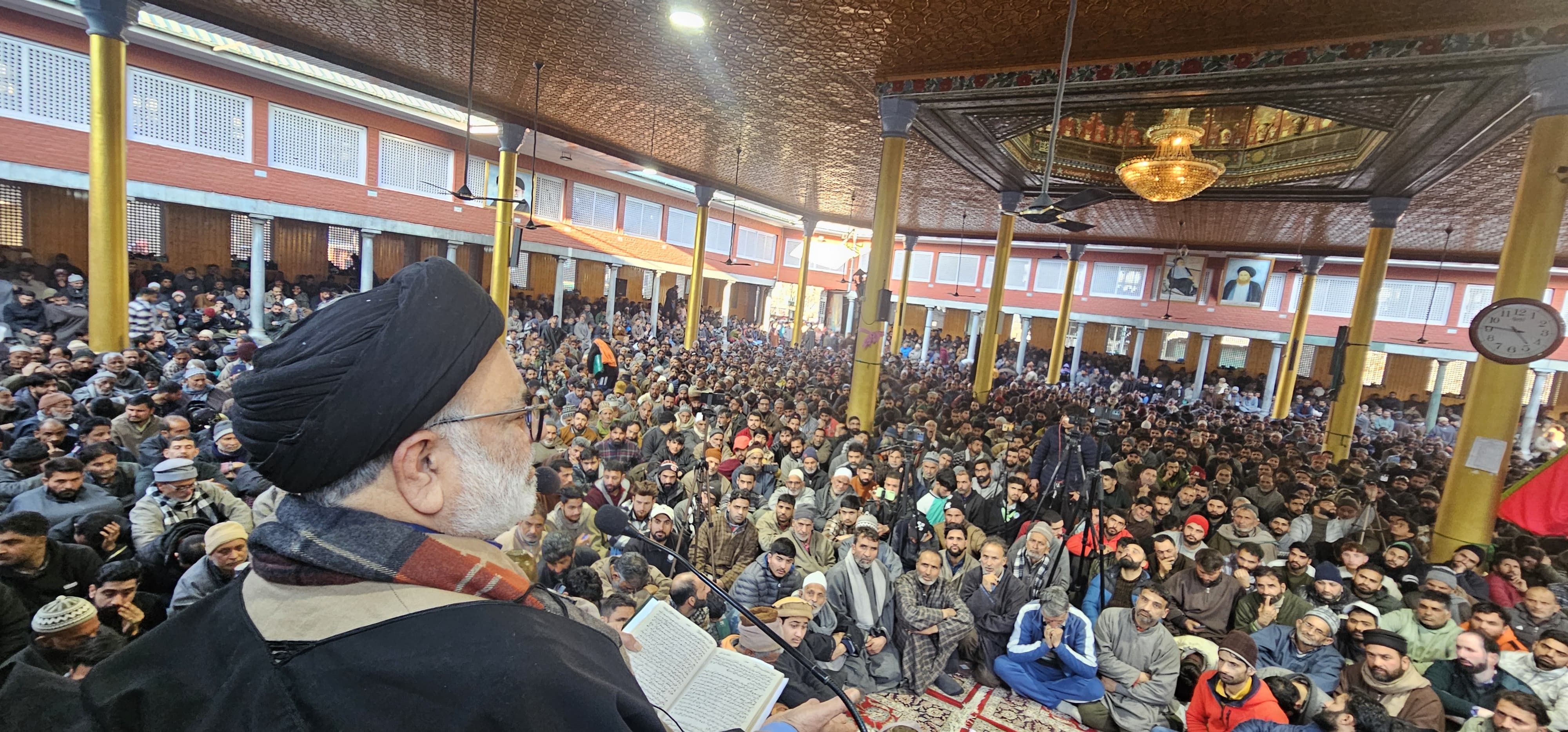 یومِ شہادتِ امام موسیٰ کاظم (ع) مرکزی امام بارگاہ بڈگام میں مجلسِ عزاء