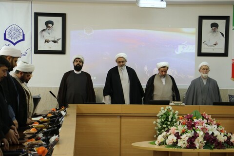 تصاویر|نشست کمیته حوزه و روحانیت ایام الله دهه فجر در اصفهان