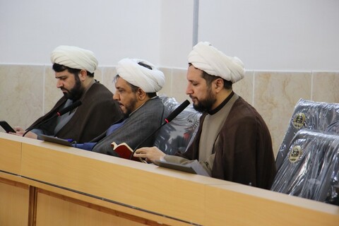 تصاویر|نشست کمیته حوزه و روحانیت ایام الله دهه فجر در اصفهان