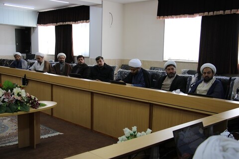 تصاویر|نشست کمیته حوزه و روحانیت ایام الله دهه فجر در اصفهان