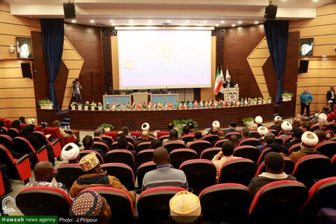 Photos/Conférence internationale des directeurs des centres éducatifs islamiques à Qom