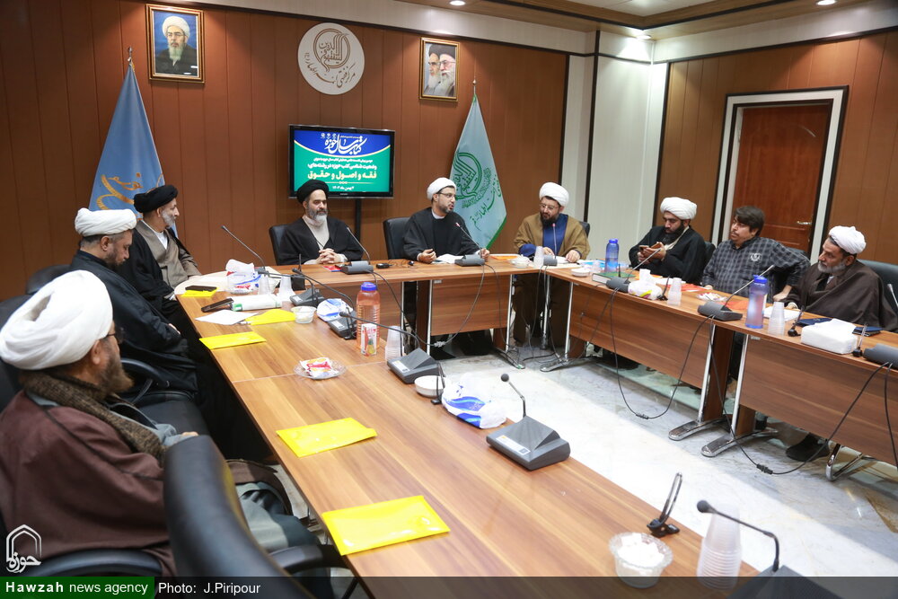 گزارشی از نشست دوم گروههای تخصصی کتاب سال حوزه / اثرگذاری اصول فقه در حوزههای دانشی دنیا / در کجای پازل جهانی قرار داریم؟