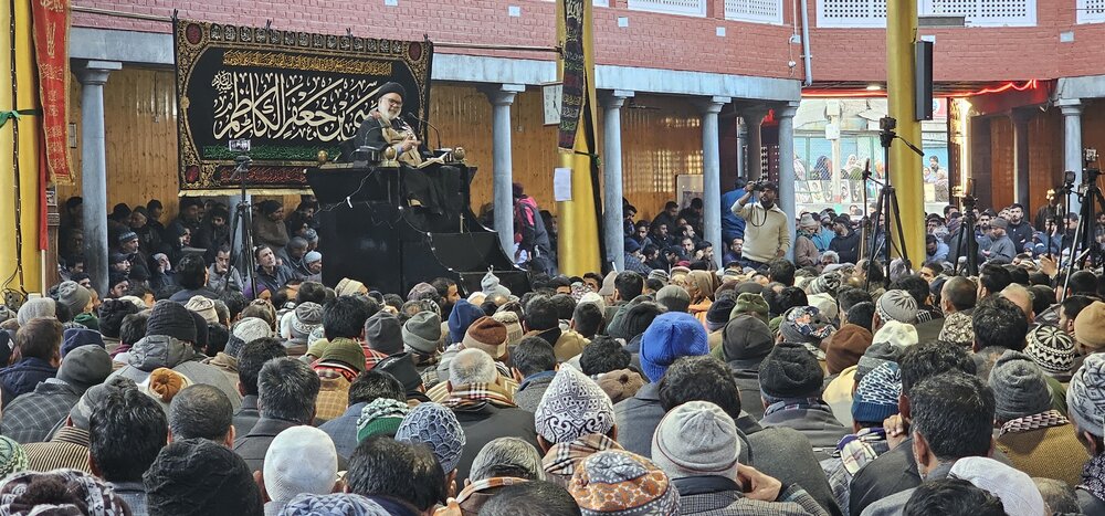 یومِ شہادتِ امام موسیٰ کاظم (ع) مرکزی امام بارگاہ بڈگام میں مجلسِ عزاء
