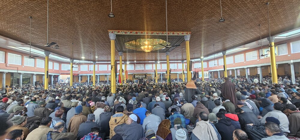 یومِ شہادتِ امام موسیٰ کاظم (ع) مرکزی امام بارگاہ بڈگام میں مجلسِ عزاء